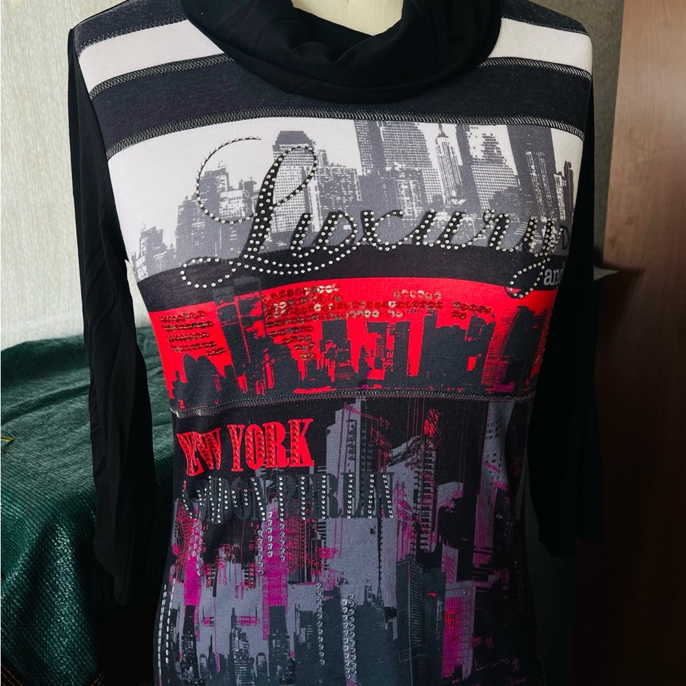 Black 3/4 Sleeve Graphic Blouse with Embellished Design